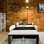 Loft 200m To Old Town Wi-fi Lägenhet *