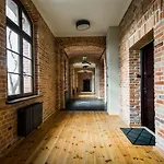 Loft 200m To Old Town Wi-fi Lägenhet