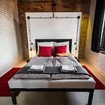 Loft 200m To Old Town Wi-fi Lägenhet