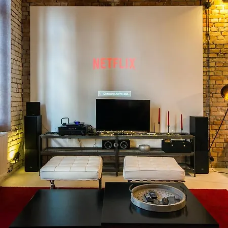 Loft 200m To Old Town Wi-fi Lägenhet *