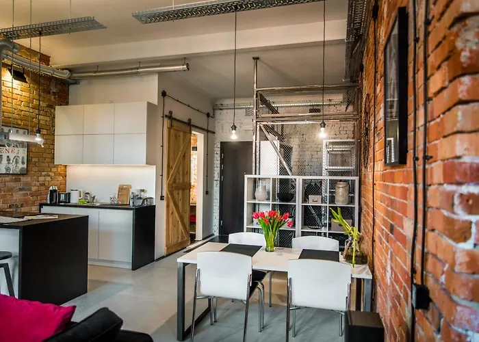 Loft 200m To Old Town Wi-fi Lägenhet *